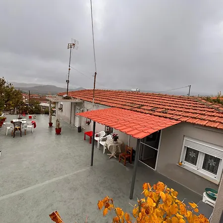 Platanos Village *